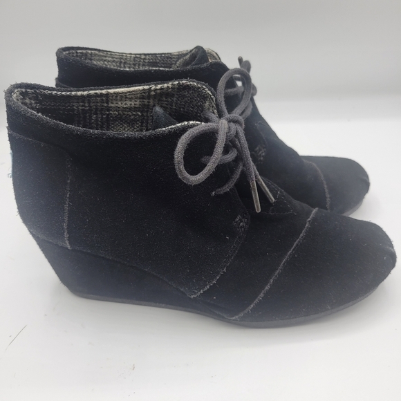 Tom's heeled ankle booties lace up size 9 - Picture 2 of 15
